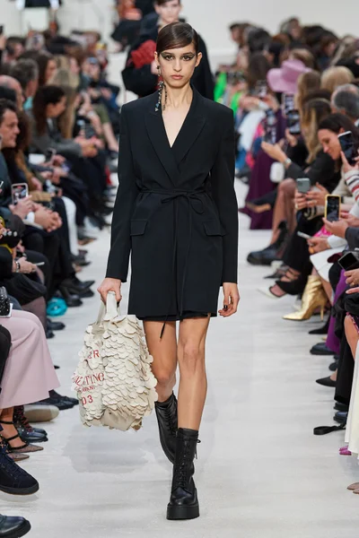 Look 50